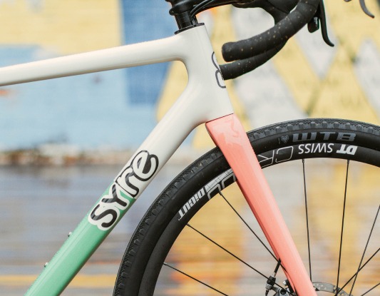 brend ulichnoj odezhdy stylo label