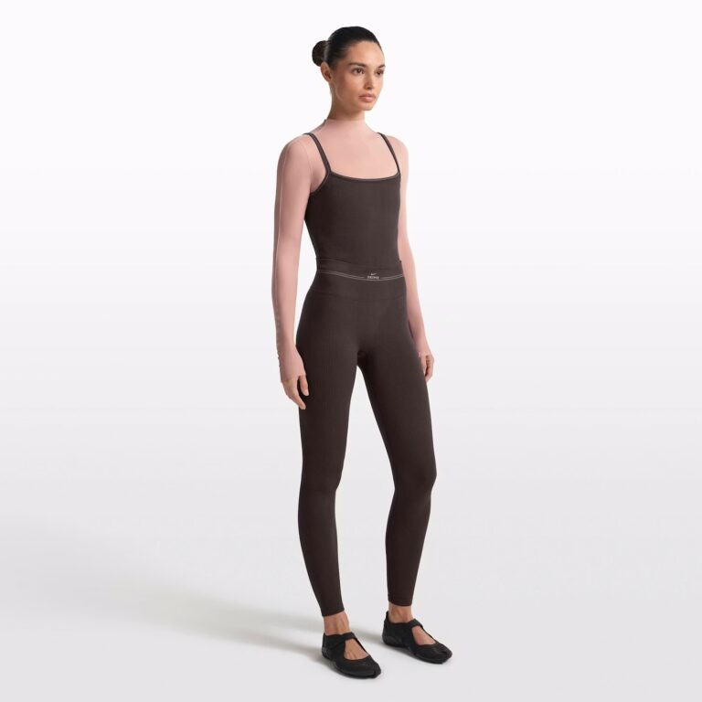 NikeSKIMS Ribbed Seamless 26 Legging