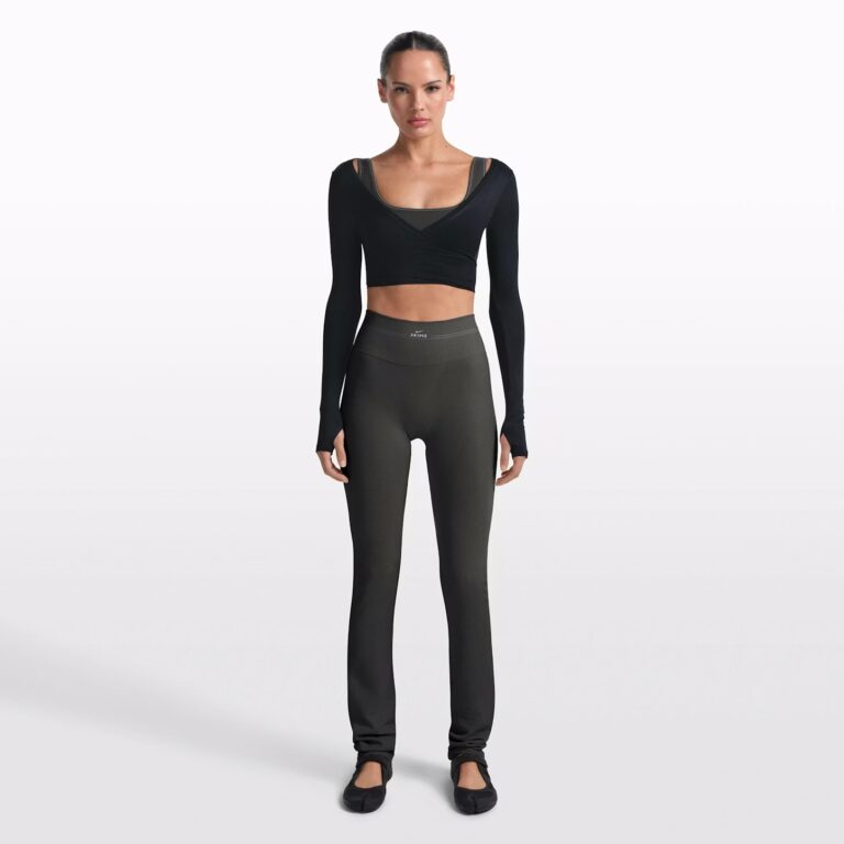NikeSKIMS Ribbed Seamless 34" Straight Legging Obsidian