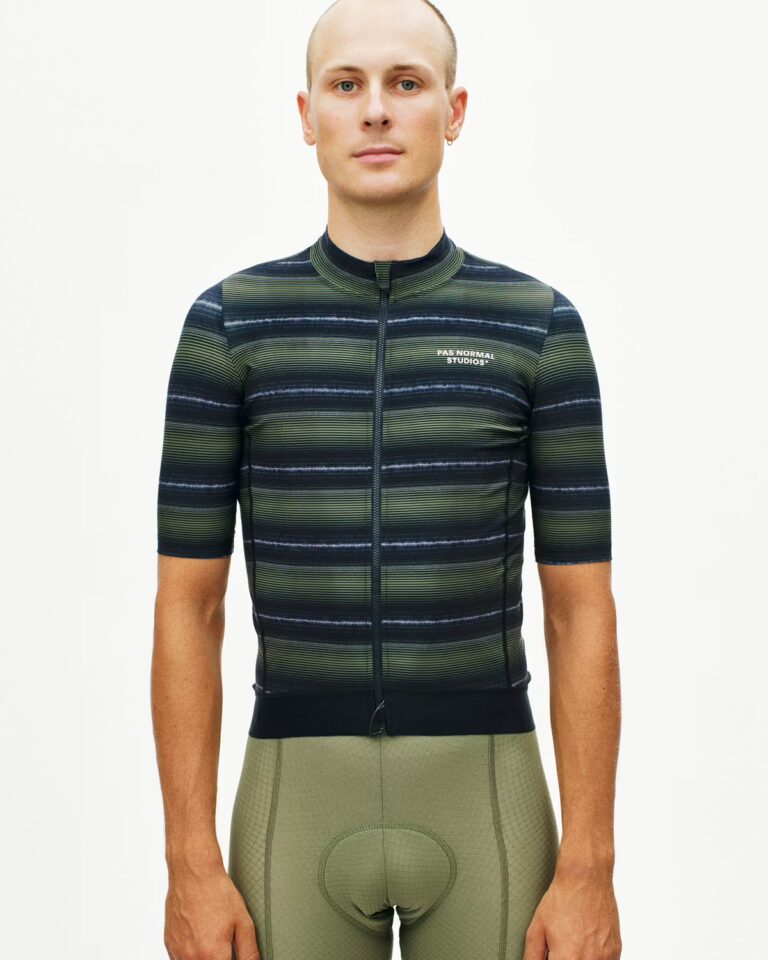 Джерси Pas Normal Studios Men’s Essential Jersey Light Olive Stripe