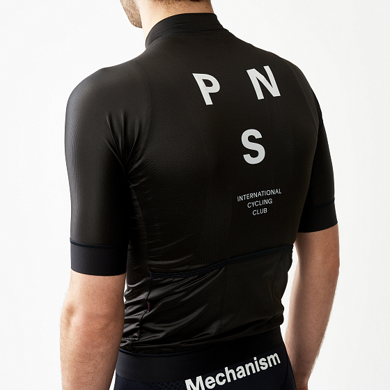 PAS NORMAL STUDIO CRIT