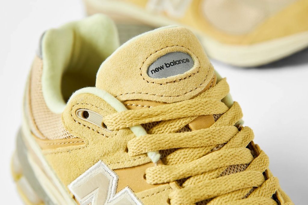 кроссовки AURALEE New Balance 2002R