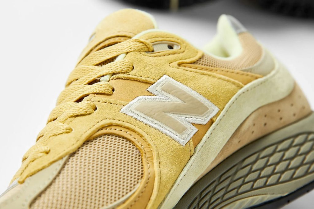 кроссовки AURALEE New Balance 2002R