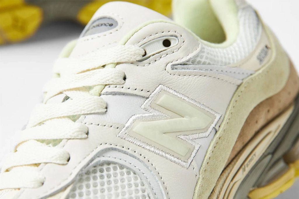 кроссовки AURALEE New Balance 2002R