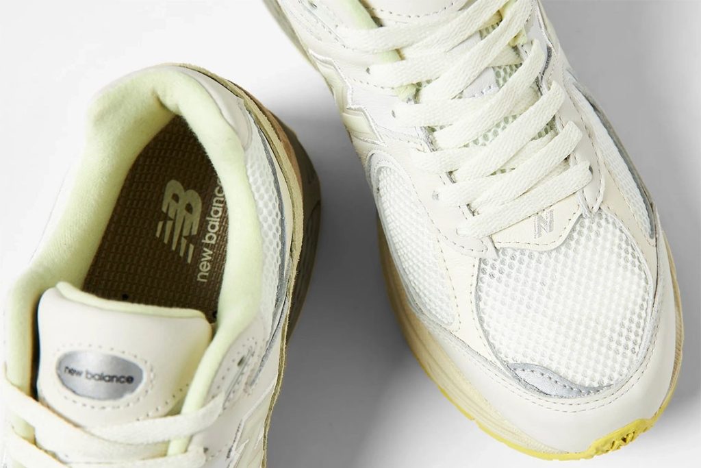 кроссовки AURALEE New Balance 2002R