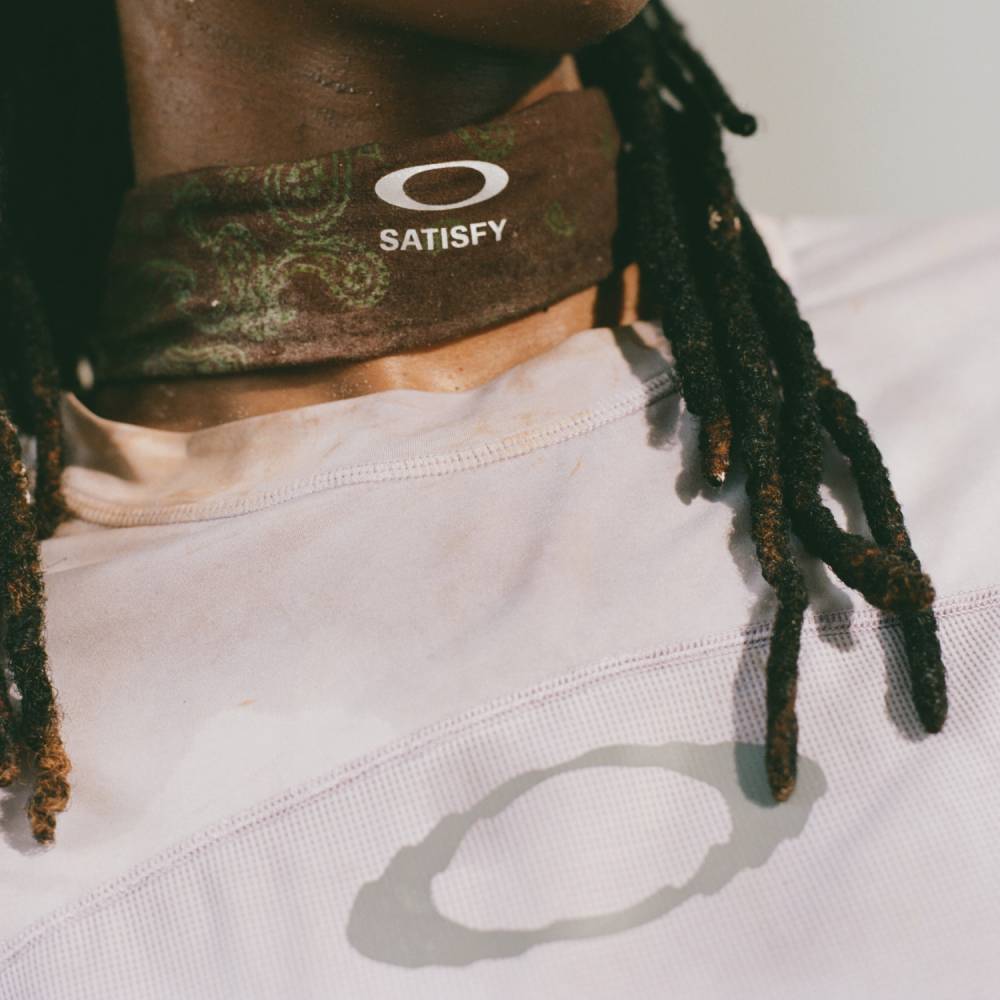 Satisfy и Oakley